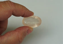 Lade das Bild in den Galerie-Viewer, E1078 Morganit 56,0ct.
