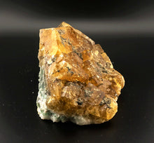 Lade das Bild in den Galerie-Viewer, M932 gelber Fluorit 1,50 kg.
