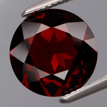 Lade das Bild in den Galerie-Viewer, E956 Granat Mozambique 2,56ct.
