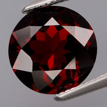 Lade das Bild in den Galerie-Viewer, E955 Granat Mozambique 2,62ct.
