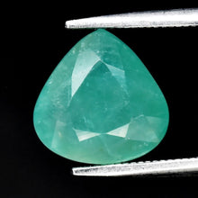Lade das Bild in den Galerie-Viewer, E520 Granditerit RAR 2,27ct.
