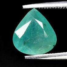 Lade das Bild in den Galerie-Viewer, E519 Granditerit RAR 1,58ct.
