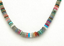 Lade das Bild in den Galerie-Viewer, K114 Halskette aus Edelstein Mix
