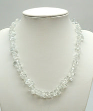 Lade das Bild in den Galerie-Viewer, K138 Bergkristall Halskette

