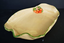 Lade das Bild in den Galerie-Viewer, K96 Keramik Schale mit Kirschen
