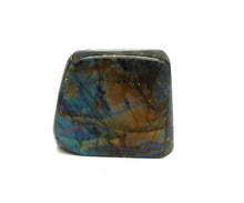 Lade das Bild in den Galerie-Viewer, L120 Labradorit poliert 0,40kg
