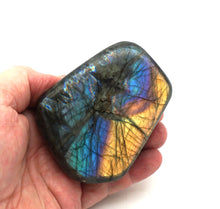 Lade das Bild in den Galerie-Viewer, L121 Labradorit poliert 0,40kg.
