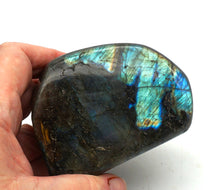 Load image into Gallery viewer, L127 Labradorite polished 0.50kg.
