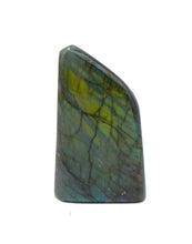 Charger l'image dans la galerie, L132 Labradorite poli 0,30kg.
