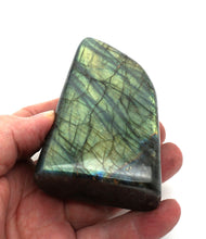 Charger l'image dans la galerie, L132 Labradorite poli 0,30kg.
