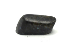 Lade das Bild in den Galerie-Viewer, L135 Labradorit poliert 0,30kg.
