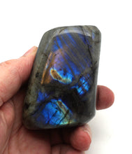 Load image into Gallery viewer, L136 Labradorite polished 0.30kg
