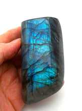 Load image into Gallery viewer, L137 Labradorite polished 0.30kg.
