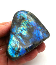 Load image into Gallery viewer, L144 Labradorite polished 0.20kg.
