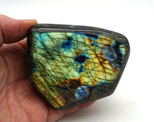 Load image into Gallery viewer, L153 Labradorite polished 0.40kg.
