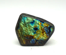 Load image into Gallery viewer, L153 Labradorite polished 0.40kg.
