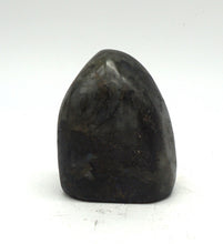 Lade das Bild in den Galerie-Viewer, L155 Labradorit poliert 0,50kg.
