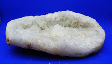 Lade das Bild in den Galerie-Viewer, M131 Apophylit Museeumsstufe Top
