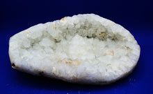 Lade das Bild in den Galerie-Viewer, M131 Apophylit Museeumsstufe Top
