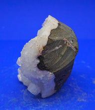 Lade das Bild in den Galerie-Viewer, M135 Apophylit 0,70kg.

