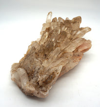 Lade das Bild in den Galerie-Viewer, M221 Bergkristall 3,50 kg.
