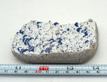 Lade das Bild in den Galerie-Viewer, M224 Fluorit auf Milchquarz
