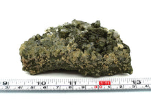 Lade das Bild in den Galerie-Viewer, M230 Bergkristall mit Epidot
