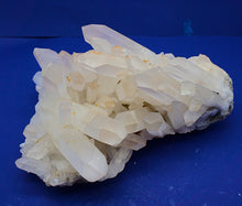 Lade das Bild in den Galerie-Viewer, M240 Bergkristall Top 4,70kg.
