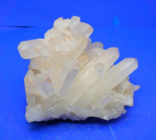 Lade das Bild in den Galerie-Viewer, M240 Bergkristall Top 4,70kg.
