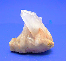 Lade das Bild in den Galerie-Viewer, M243 Bergkristall 1,30kg.
