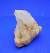 Lade das Bild in den Galerie-Viewer, M243 Bergkristall 1,30kg.
