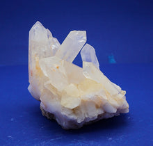 Lade das Bild in den Galerie-Viewer, M245 Bergkristall 1,70 kg.
