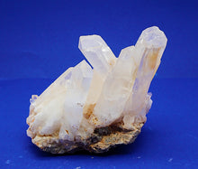 Lade das Bild in den Galerie-Viewer, M245 Bergkristall 1,70 kg.
