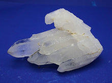 Lade das Bild in den Galerie-Viewer, M246 Bergkristall 1,0 kg.
