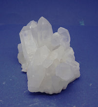 Lade das Bild in den Galerie-Viewer, M252 Bergkristall 1,70 kg.
