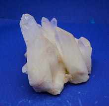 Lade das Bild in den Galerie-Viewer, M254 Bergkristall 3,80 kg.
