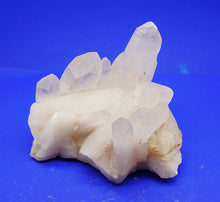 Lade das Bild in den Galerie-Viewer, M254 Bergkristall 3,80 kg.
