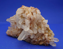 Lade das Bild in den Galerie-Viewer, M259 Bergkristall 4,0 kg.

