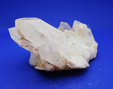 Lade das Bild in den Galerie-Viewer, M260 Bergkristall 3,70kg.
