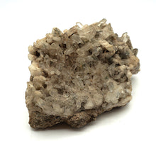 Lade das Bild in den Galerie-Viewer, M261 Bergkristall 1,70 kg.

