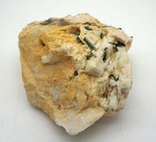 Lade das Bild in den Galerie-Viewer, M262 grüner Turmalin 1,20kg.
