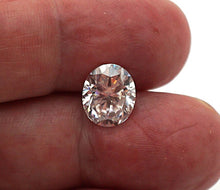 Lade das Bild in den Galerie-Viewer, M308 Moissanit Labor Diamant weiß 3,0ct.
