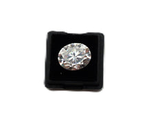 Lade das Bild in den Galerie-Viewer, M311 Moissanit Labor Diamant weiß 2,0ct.
