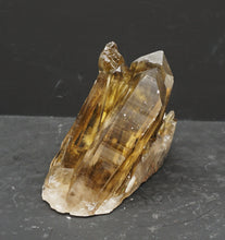 Lade das Bild in den Galerie-Viewer, M309 Citrin Stufe Top 0,60kg.
