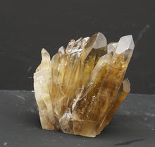 Lade das Bild in den Galerie-Viewer, M313 Citrin Stufe Top 0,60 kg.
