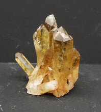 Lade das Bild in den Galerie-Viewer, M314 Citrin Stufe Top 0,50kg.
