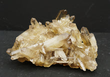 Lade das Bild in den Galerie-Viewer, M318 Citrin Stufe Top 2,40kg.
