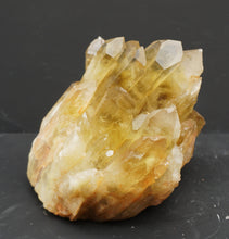 Lade das Bild in den Galerie-Viewer, M326 Citrin Stufe Top 1,60kg.
