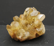 Lade das Bild in den Galerie-Viewer, M326 Citrin Stufe Top 1,60kg.
