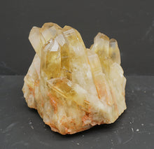 Lade das Bild in den Galerie-Viewer, M326 Citrin Stufe Top 1,60kg.
